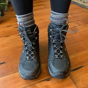 Ahnu sugarpine II hiking boots